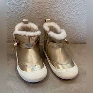 Stepping Stones Gold and White‎ Boots Size 6